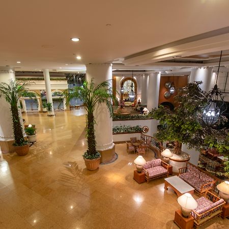 Montien Riverside Hotel Bangkok Exterior photo Lobby