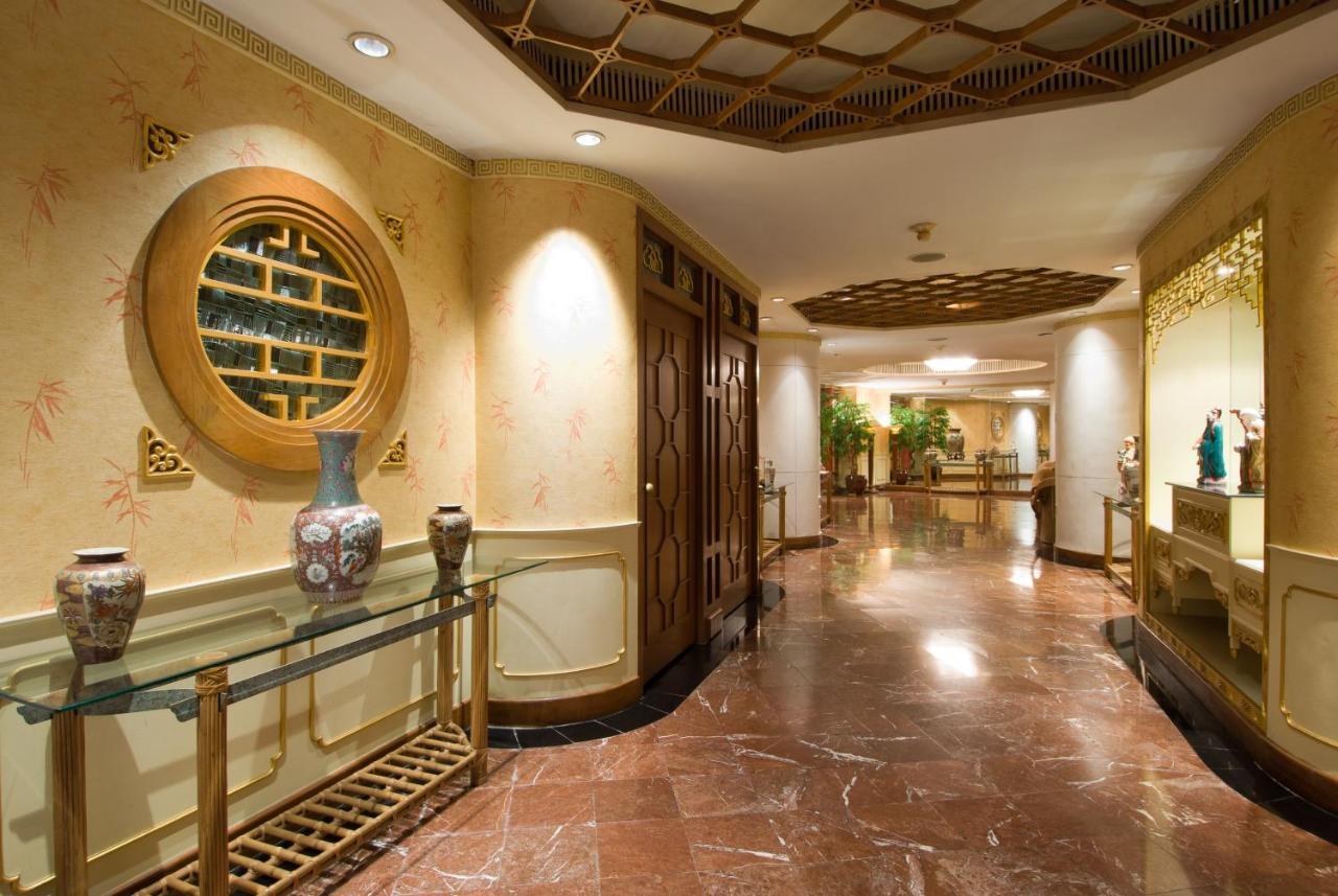 Montien Riverside Hotel Bangkok Exterior photo The lobby of the hotel