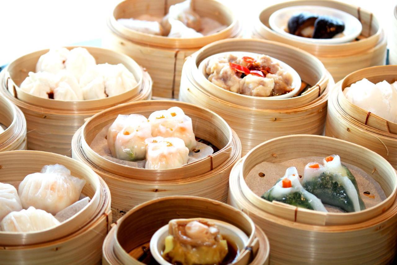 Montien Riverside Hotel Bangkok Exterior photo Dim sum
