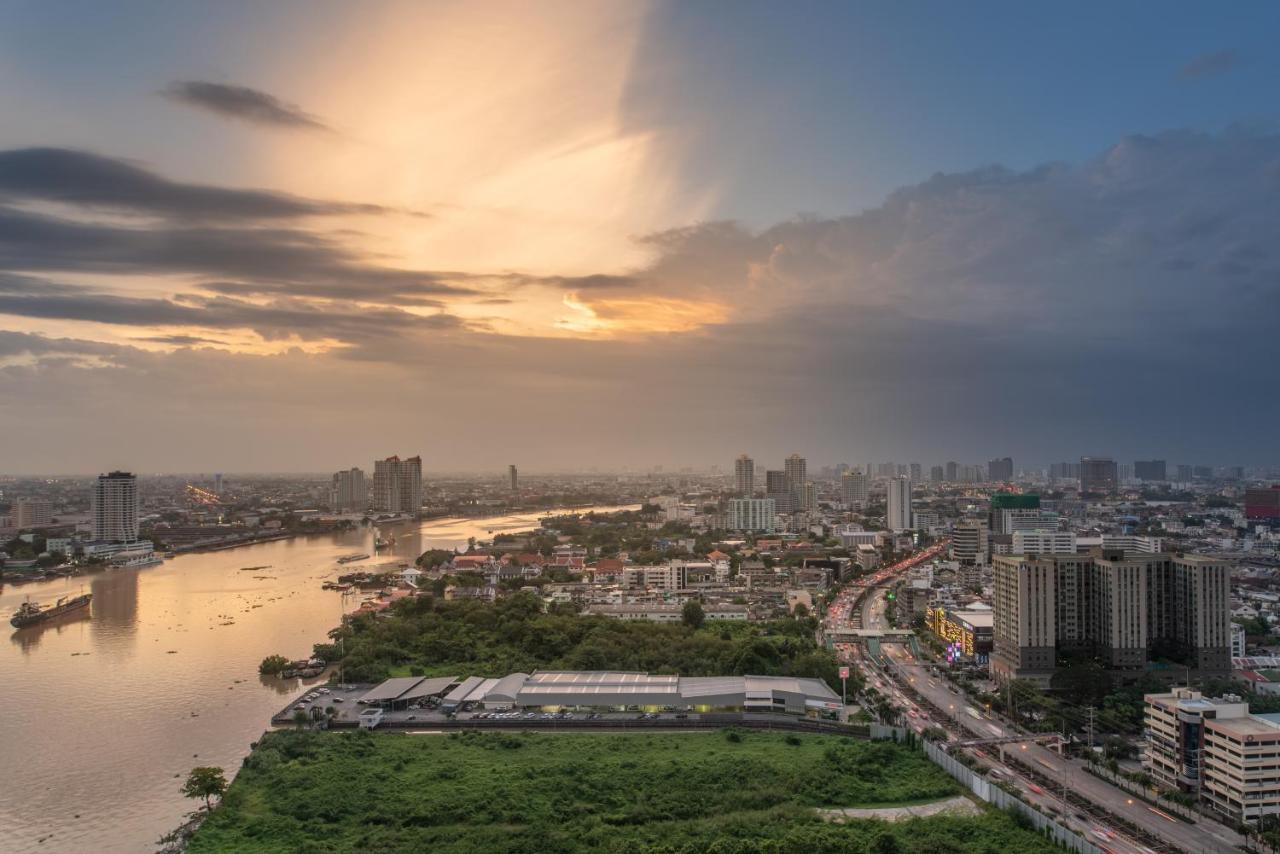 Montien Riverside Hotel Bangkok Exterior photo Chao Phraya River