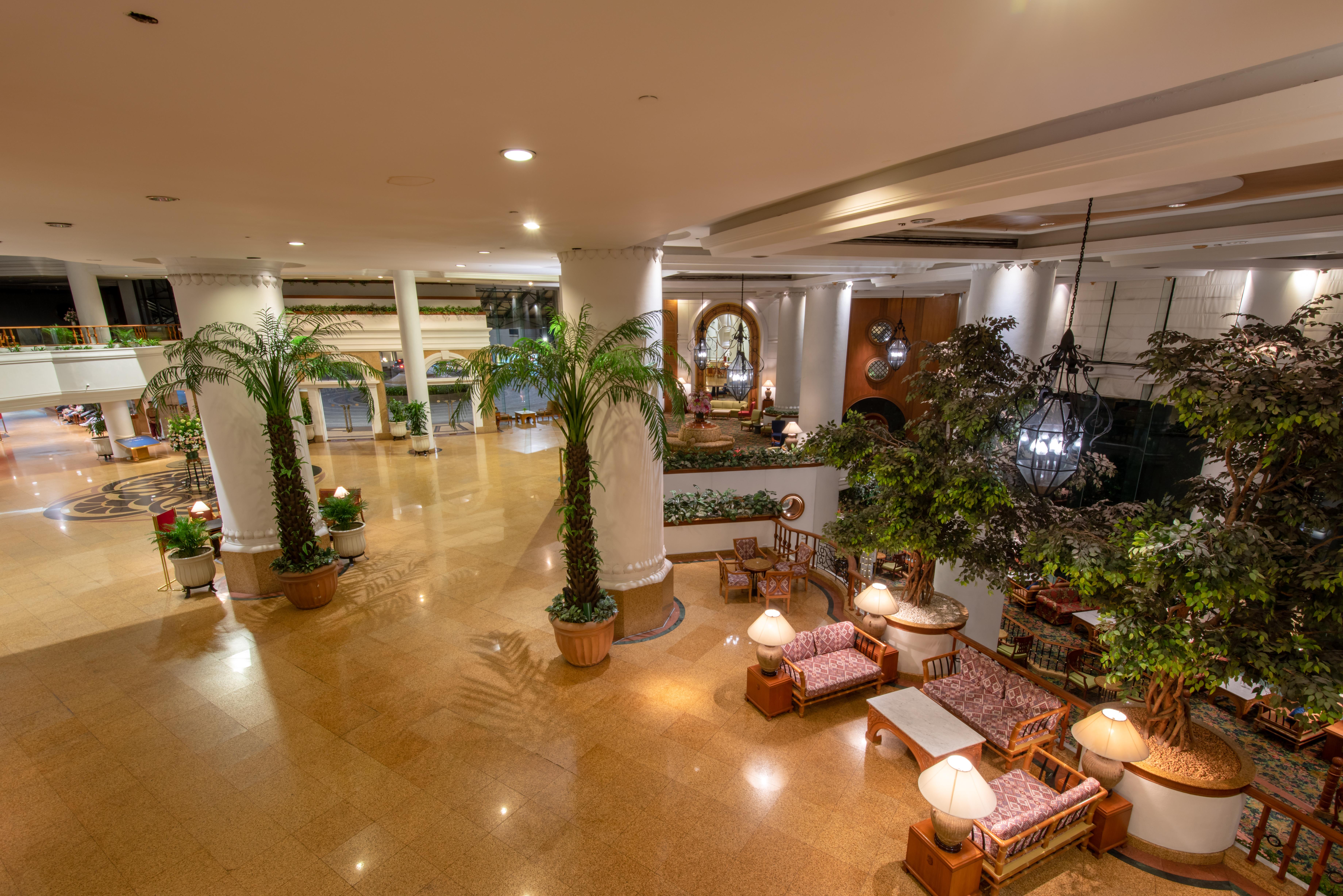 Montien Riverside Hotel Bangkok Exterior photo Lobby
