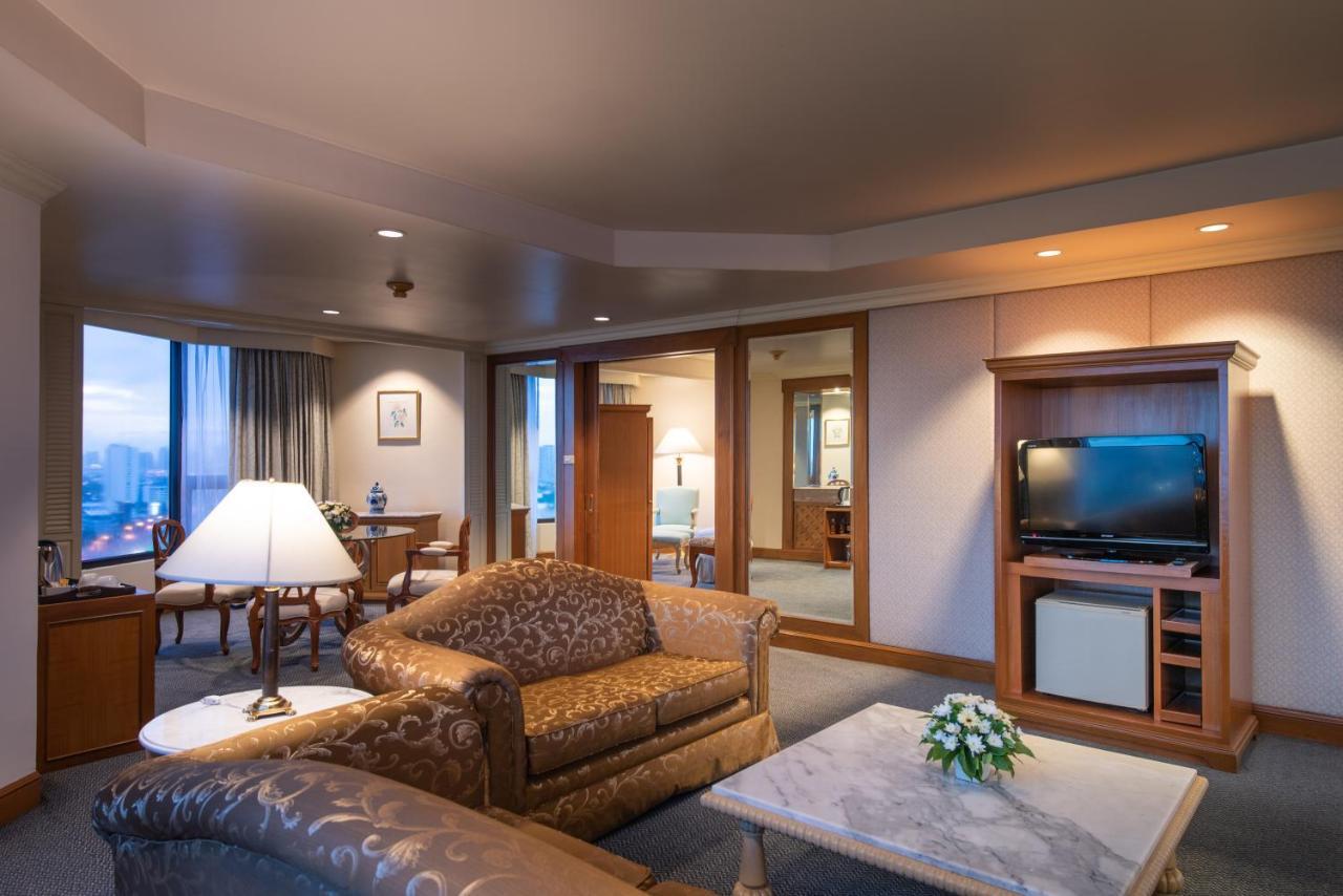 Montien Riverside Hotel Bangkok Exterior photo A suite at the Conrad Tokyo