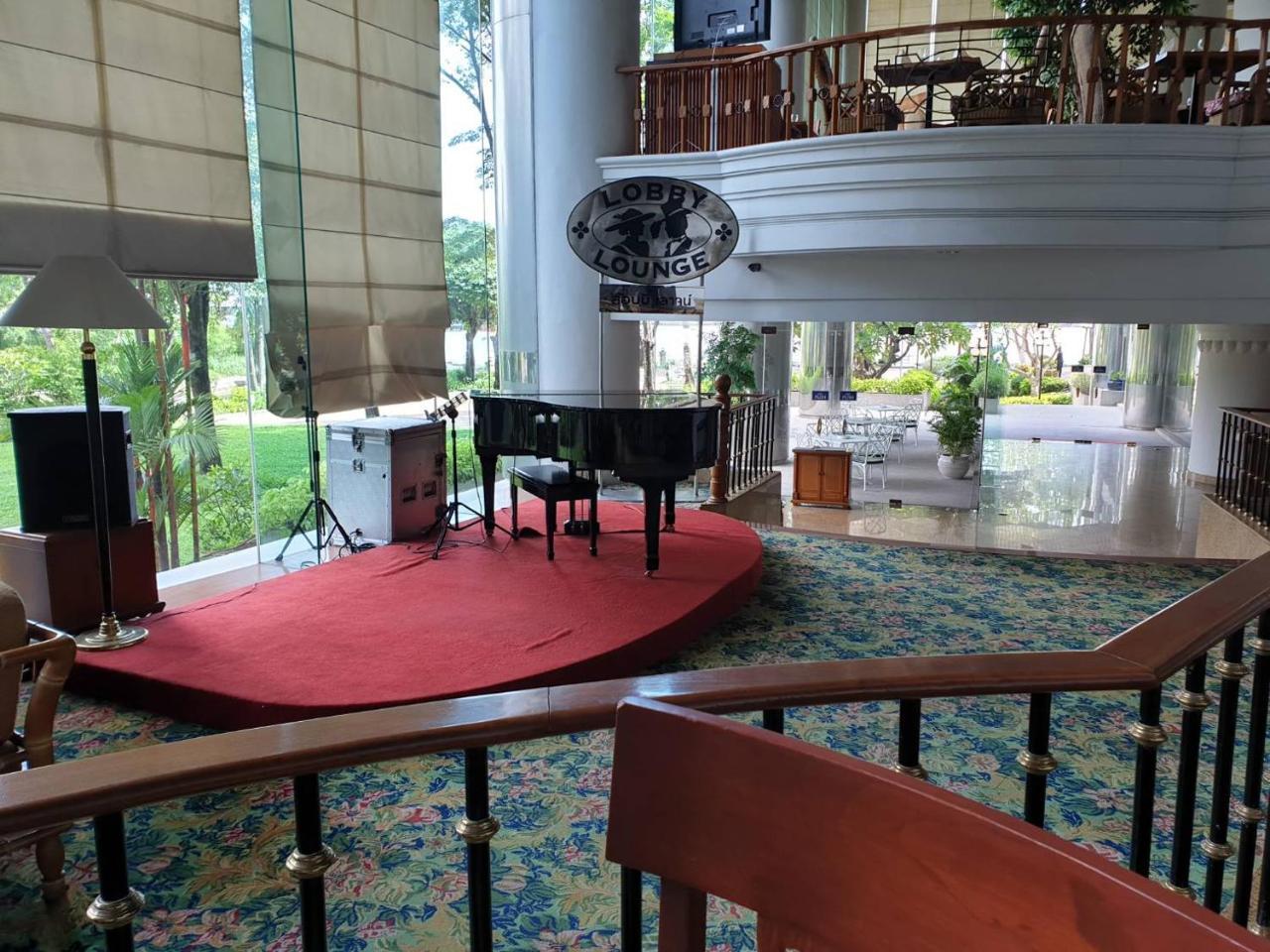 Montien Riverside Hotel Bangkok Exterior photo Lobby